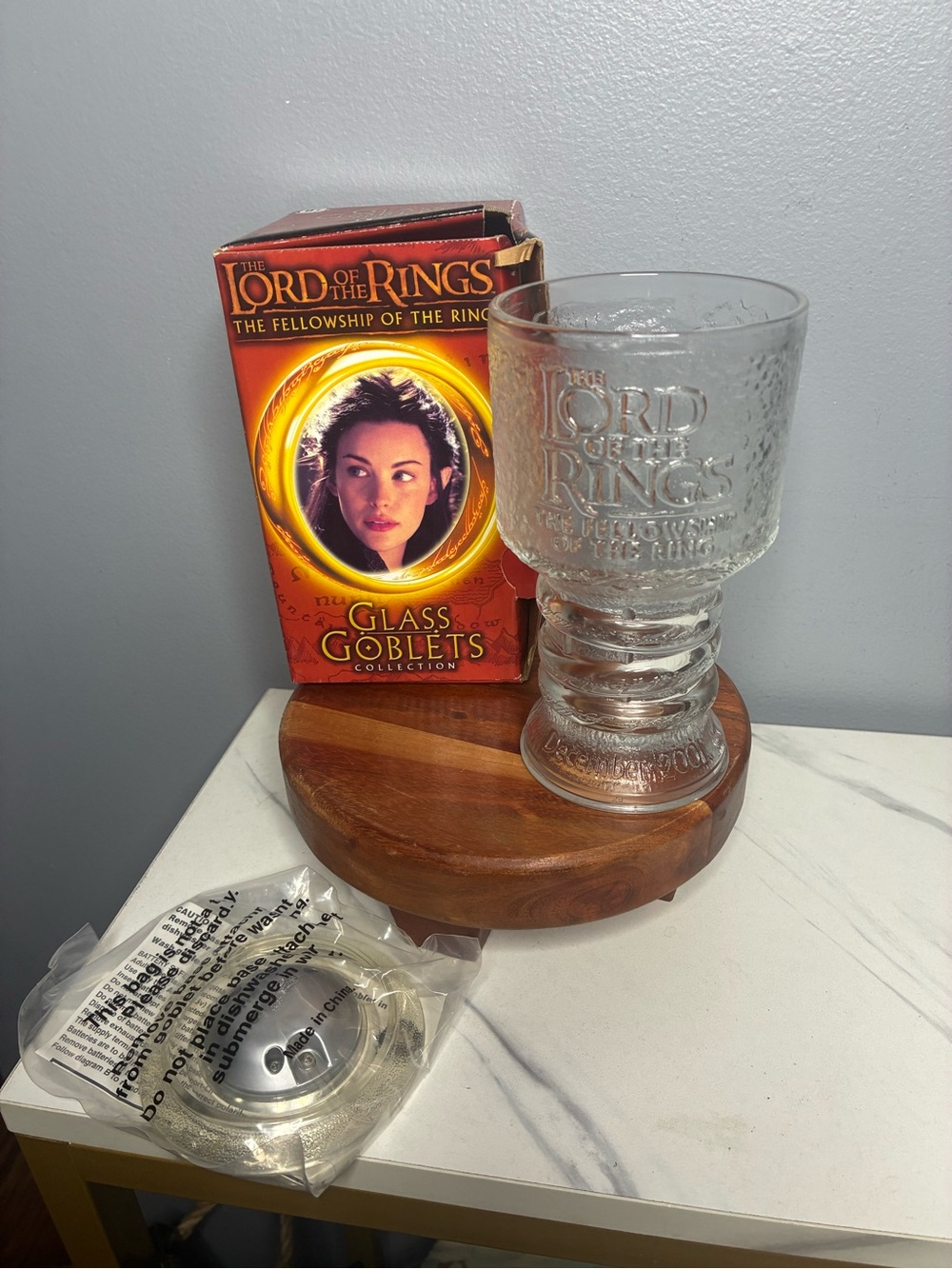 2001 Lord of the Rings Arwen Light-Up Glass Goblet w/ Box & LED Base